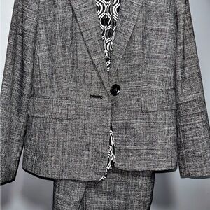 Le Suit Charcoal Men's Suit